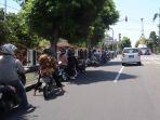 Antrean-Pengendara-Motor-di-Samsat-Cepat-Purwokerto.jpg