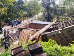 Bencana-angin-puting-beliung-meru1722022.jpg