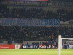 Bentangkan-Spanduk-Suporter-PSIS-Semarang-Panser-Biru-saat-memberi-ucapan-selamat-ulang-tahun.jpg