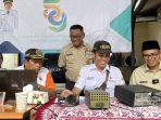 Bupati-Batang-Faiz-saat-menjajal-komunikasi-dengan-radio-amatir-di-Batang.jpg