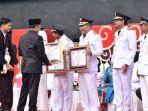 Bupati-Karanganyar-Jul-menerima-piagatonomiu-29042023.jpg