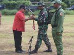 Bupati-Semarang-Ngesti-Nugraha-menyalami-para-anggota-Kodim-0714Salatiga.jpg
