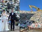 Calon-Pengantin-Ini-Ngotot-Minta-Foto-Prewedding-di-Tempat-Pembuangan-Sampah.jpg