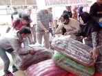 DPC-Tani-Merdeka-Kabupaten-Pekalongan-menggelar-bakti-sosial-korban-banjir.jpg