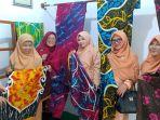 Dharma-Wanita-Persatuan-DPUPR-Kunjungi-Rumah-Disabilitas-Mental.jpg