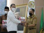 Edy-Supriyanta-Pj-Bupati-Jepara-menerima-penghargaan-dari-Badan-Pemeriksa-Keuangan_1.jpg
