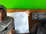 Eny-Susilowati-seorang-suplier-material-tunjukan-lapor.jpg