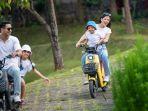 Family-Escape-The-Wujil.jpg