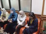 Fifi-Karamoy-saat-menghadiri-sidang-perceraian-Desta-dan-Fifi-Karamoy.jpg