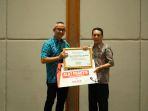 Foto-GM-Corcomm-AHM-Ahmad-Muhibbuddin-kiri-dengan-Kepala-Sekolah-SMK-Muhammadiyah-2.jpg