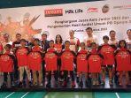 Foto-bersama-11-atlet-belia-yang-berhasil-mendapat-Djarum-Beasiswa-Bukutangkis.jpg