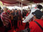 Ganjar-di-Pantai-Teluk-Penyu-Cilacap-pada-Jumat-1182023.jpg