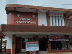 Hanung-Cahyo-Saputro-saat-meresmikan-penggunaan-Puskesmas-Purwokerto-Timur.jpg