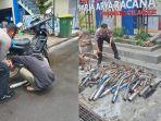 Jajaran-Satlantas-Polresta-Cilacap-saat-melakukan-razia-knalpot-brong-terhadap-para.jpg