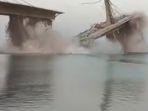 Jembatan-Gantung-Runtuh-Bihar-India.jpg