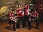 Jersey-Kandang-AC-Milan-Musim-2024-2025.jpg