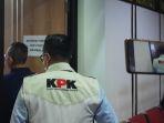 KPK-saat-menggeledah-kantor-Disperkim-Kota-Semarang.jpg