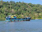 Kapal-Pengayoman-VIII-milik-Kemenkumham-melintas-di-atas-kuburan-massal-kapal-ka.jpg