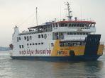 Kapal-Siginjai-yang-mulai-berangkat-mengantarkan-logistik-Pilkada-ke-Karimunjawa.jpg