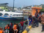 Kapal-wisata-karam-setelah-menabrak-karang-di-Labuan-Bajo.jpg