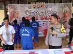 Kapolres-Salatiga-AKBP-Feria-Kurniawan-menerangkan-peristiwa-penganiayaan.jpg