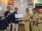 Kepala-Diskominfo-Kota-Salatiga-Budi-Prasetyo-dan-GM-Regional-Government.jpg