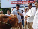 Ketua-DPC-Partai-Gerindra-Jateng-Sudaryono-memberikan-sapi.jpg