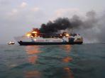 Kirana-I-milik-Dharma-Lautan-Utama-DLU-terbakar-di-Pelabuhan-Tanjung-Emas-Semarang.jpg
