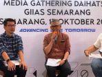 Kiri-ke-Kanan-Tri-Mulyono-Marketing-CR-Division.jpg
