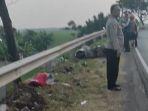 Kondiri-pria-berbaju-merah-tanpa-identitas-tewas-tertelungkup-setelah-alami-kecelakaan-t.jpg