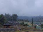 Kondisi-Gunung-Lawu-dilihat-dari-kawasan-Candi-Cetho.jpg