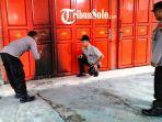 Kondisi-pintu-garasi-terbakar-di-Sragen-terkena-bom-molotov.jpg