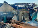 Kondisi-rumah-beserta-warung-kelontong-yang-terbakar-milik-Suhar.jpg