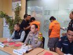 Konferensi-pers-2-perampok-mobil-taksi-online-di-Kembangan.jpg