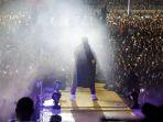 Konser-maut-terjadi-dalam-sebuah-stadion-di-Kinshasa-Kongo-yang-menewaskan.jpg