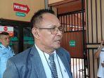 Kuasa-Hukum-Jokowi-YB-Irpan-memberikan-keterangan-kepada-wartawan.jpg