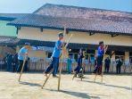 LOMBA-ESTAFET-EGRANG-Peserta-lomba-dari-siswa-siswi-SMA-dan-SMK-di-Kabupaten-Tegal.jpg