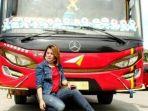 Liena-Ozora-mamah-cantik-yang-banting-stir-jadi-sopir-bus-malam.jpg