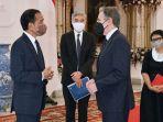 Menlu-AS-Antony-Blinken-berbicang-bersama-Presiden-Joko-Widodo-ditemani-Duta.jpg