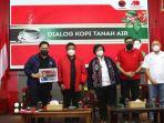 Menteri-BUMN-RI-Erick-Thohir-dalam-gelaran-acara-Dialog-Kopi-Tanah-Air.jpg