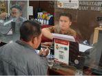 Muchlis-Juarsah-korban-hipnotis-usai-diberi-ATM-Palsu-Berisi-Saldo-Rp-994-Juta.jpg