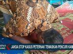 Muhyani-sujud-syukur-di-depan-rumahnya-di-Ketiling-Kelurahan-Teritih-Kec.jpg