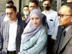 Nathalie-Holscher-ditemui-di-Pengadilan-Agama-Cikarang-Rabu-2072022.jpg