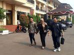 Norma-Risma-didampingi-pengacaranya.jpg
