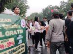 Offo-Living-Pamularsih-Semarang-Bagi-Takjil-Gratis.jpg