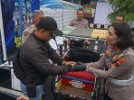 PENYERAHAN-BANTUAN-Kasat-Lantas-Polres-Purbalingga-AKP-Kumala-Enggar.jpg