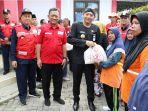 PMI-Kota-Tegal-Bagikan-Sembako.jpg