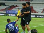 PSIS-SEMARANG-Fisioterapi-dan-dokter-tim-PSIS-Semarang-saat-melakukan-perto.jpg