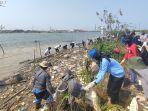 Pandawara-Group-memimpin-aksi-bersih-bersih-sampah-di-muara-sungai-Banjir-Kanal-Timur.jpg