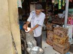 Pedagang-Kelapa-Pasar-Kejambon-Tegal.jpg